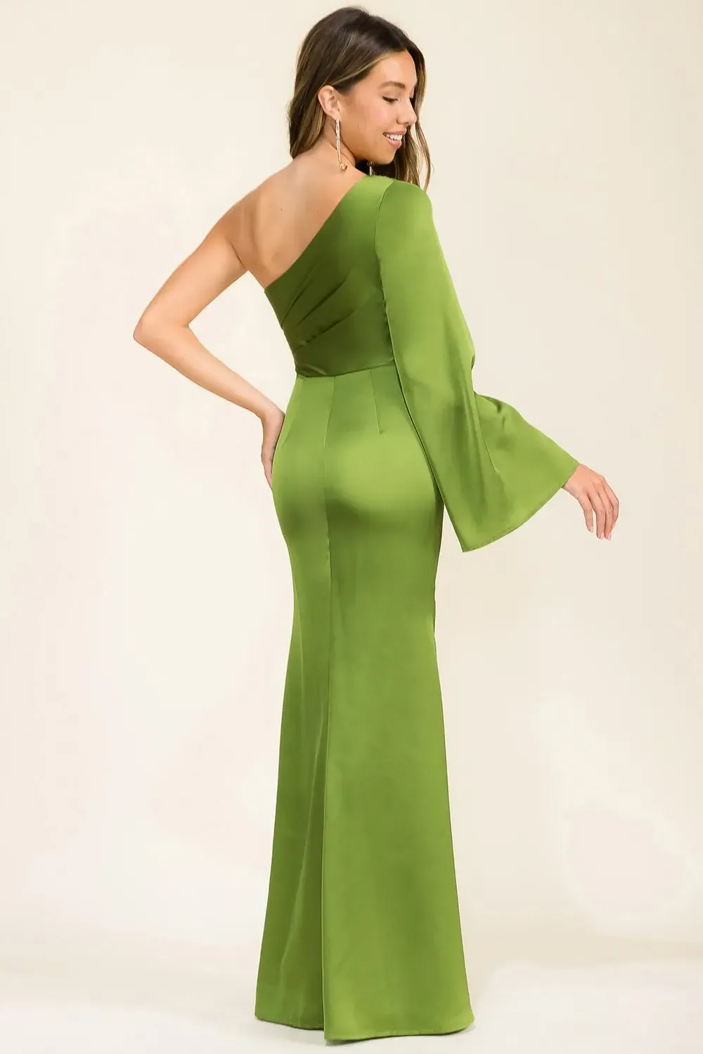 Vestido De Noche Largo Asimétrico En Satén Con Manga Acampanada – Modelo 960 — vista 3