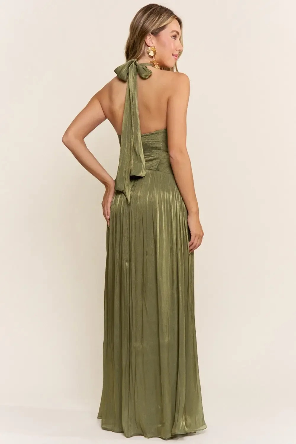 Vestido Largo De Noche Plisado Con Escote Halter | Modelo EV1051 — vista 4
