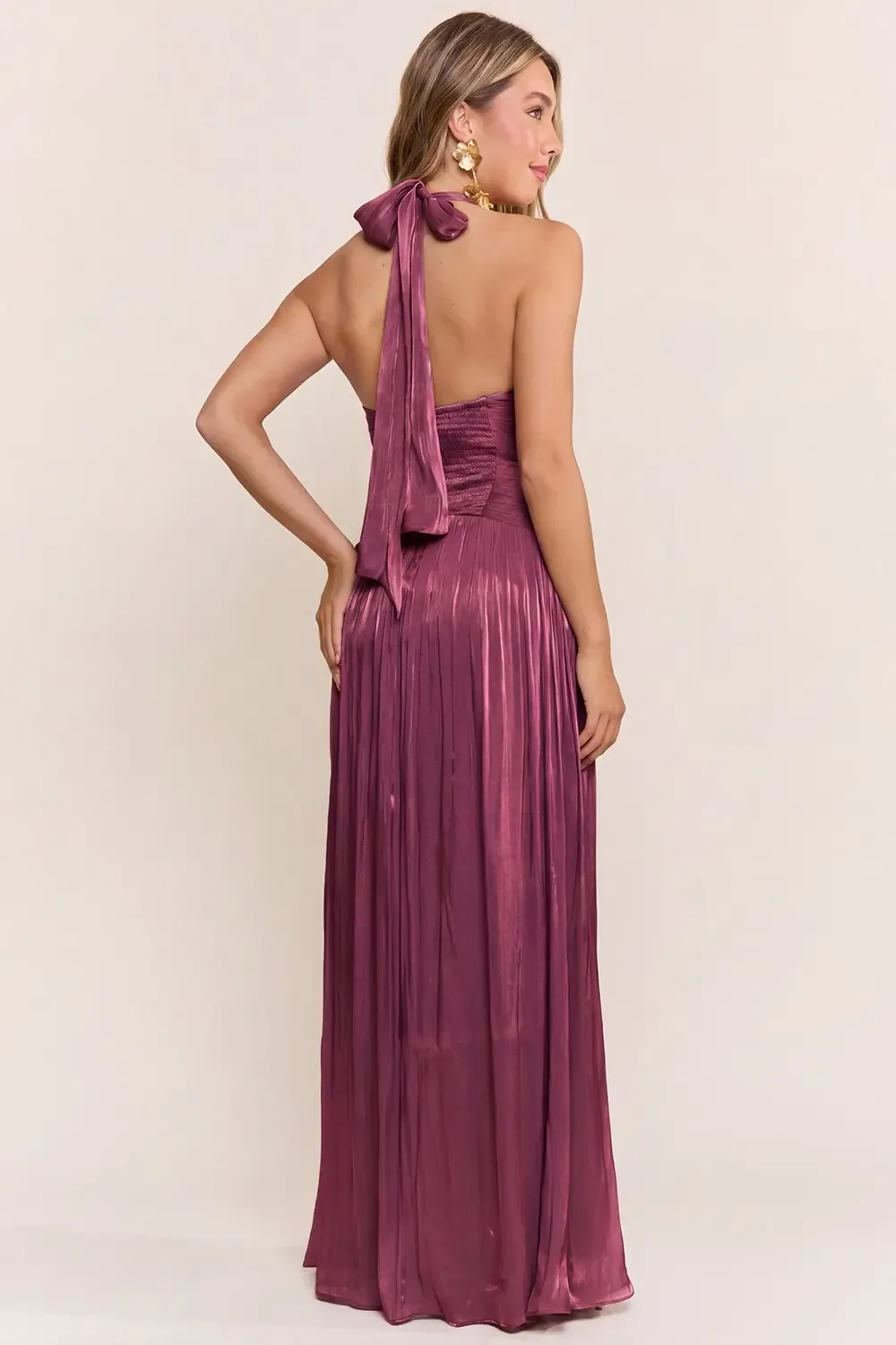 Vestido Largo De Noche Plisado Con Escote Halter | Modelo EV1051 — vista 7