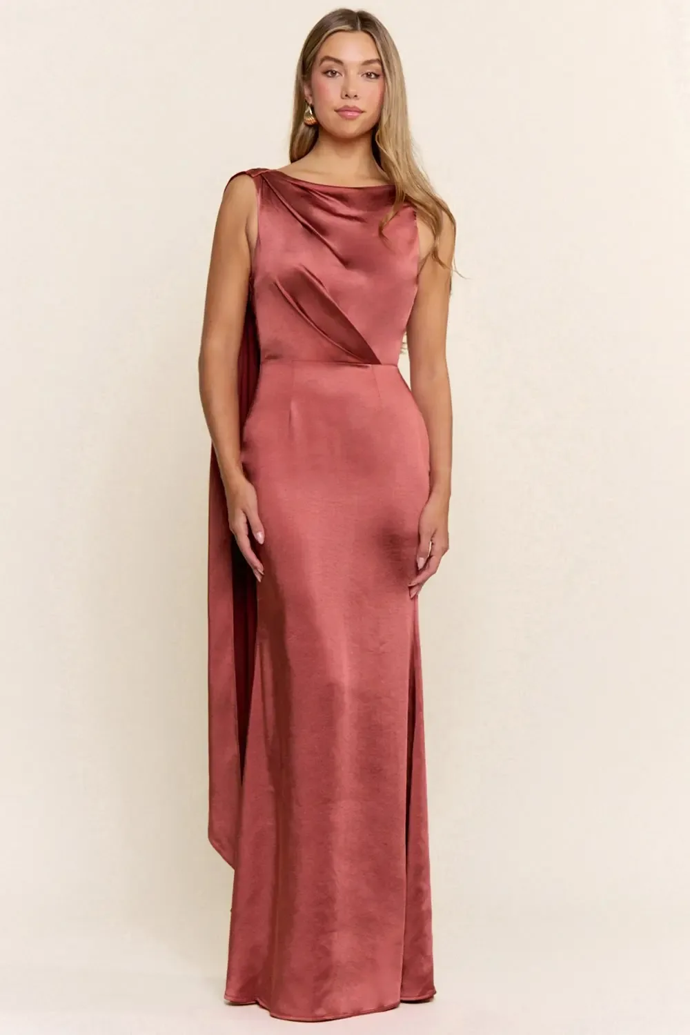 Vestido Largo De Noche Satinado Color Palo De Rosa Con Capa Lateral EV1047 — vista 5
