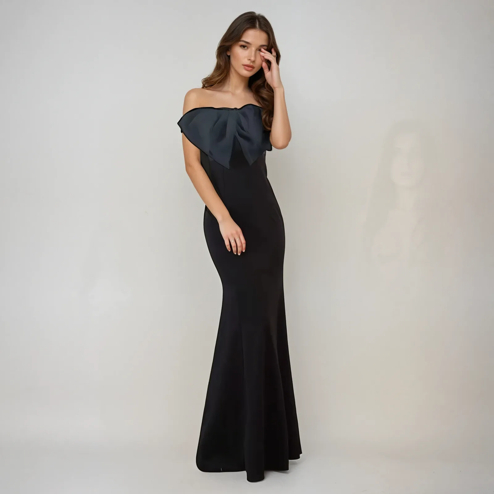 Vestido Largo De Noche Strapless Con Moño Gigante En Bustier - Modelo EV914