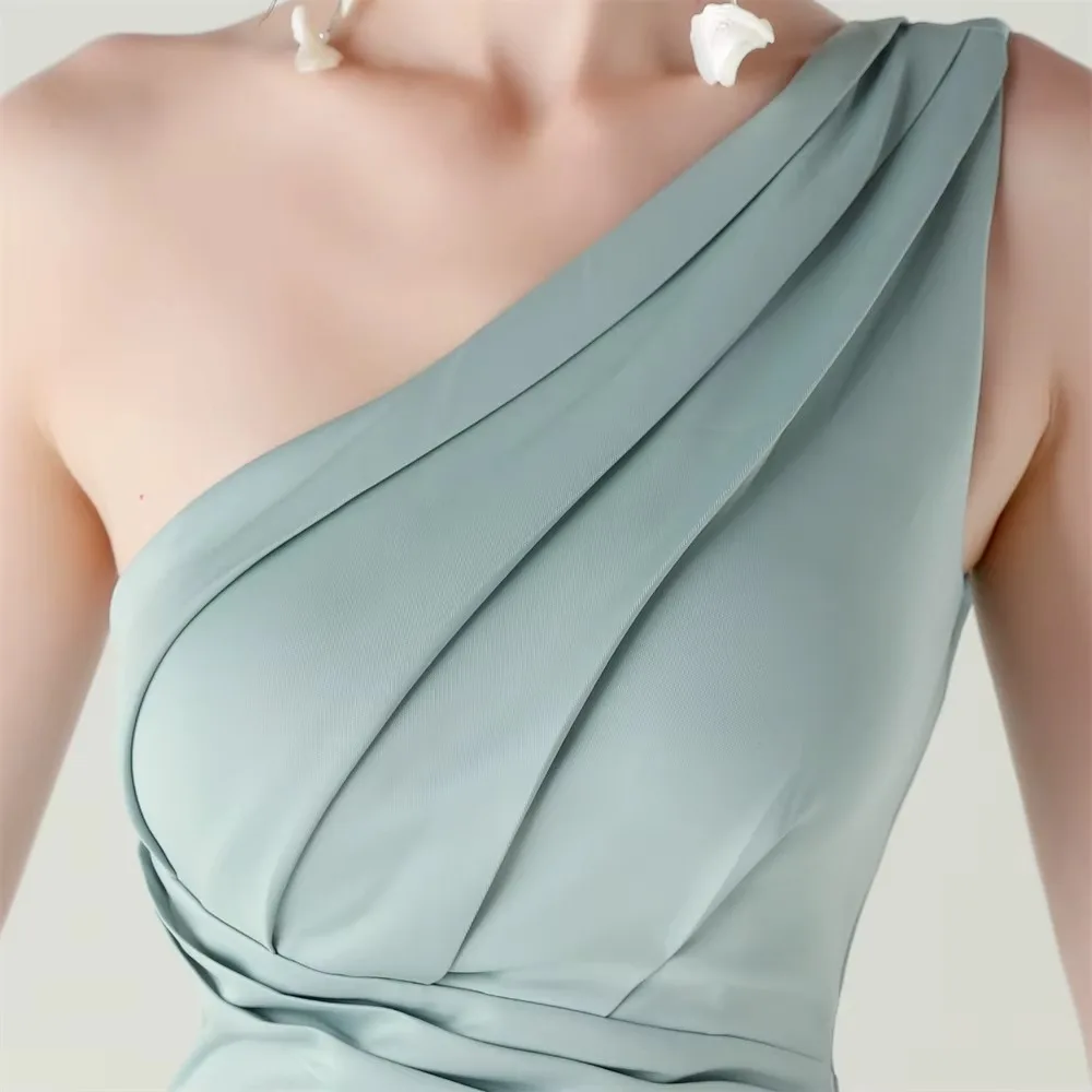 Vestido Largo De Noche Verde Menta Asimétrico Drapeado Con Abertura En Pierna - Modelo EV919 — vista 3